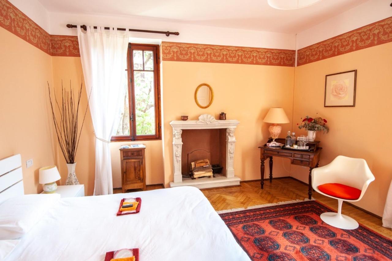 Bed and Breakfast Il Motto Di Tommy Castelveccana Екстер'єр фото