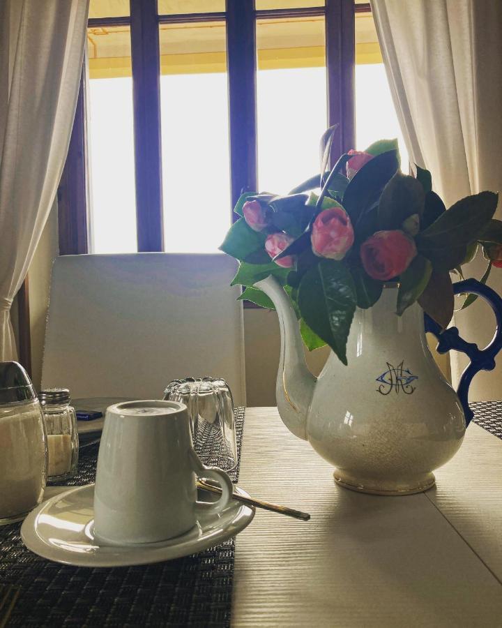Bed and Breakfast Il Motto Di Tommy Castelveccana Екстер'єр фото