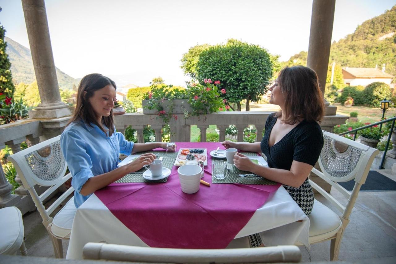 Bed and Breakfast Il Motto Di Tommy Castelveccana Екстер'єр фото