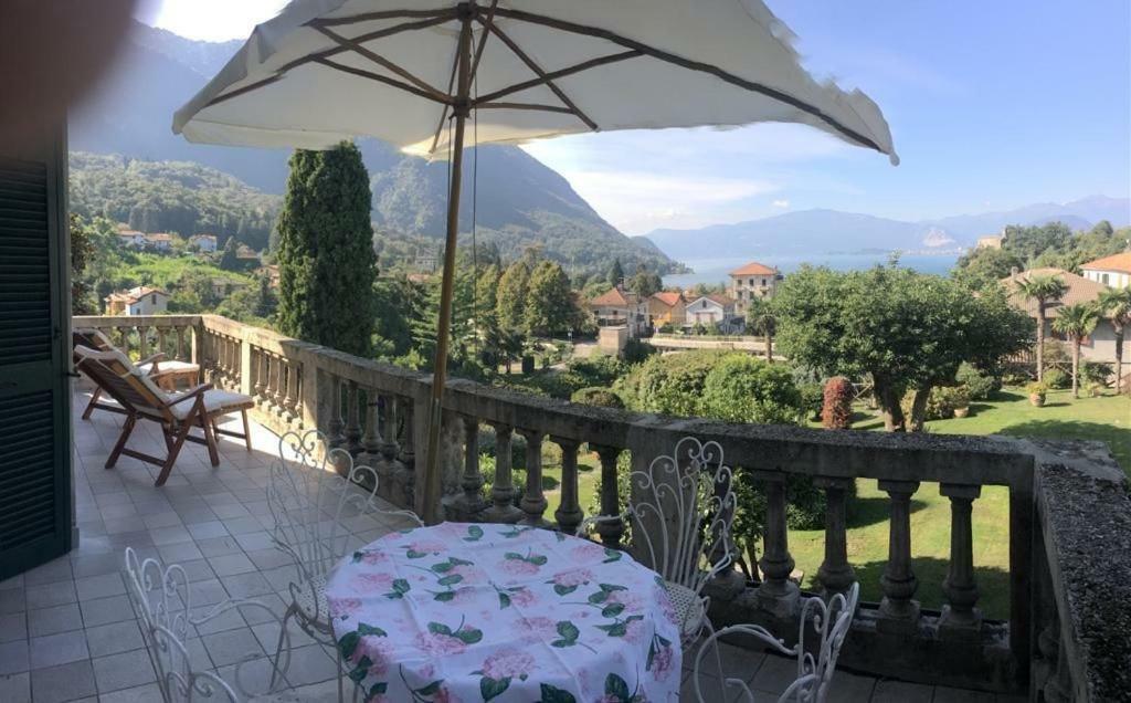 Bed and Breakfast Il Motto Di Tommy Castelveccana Екстер'єр фото